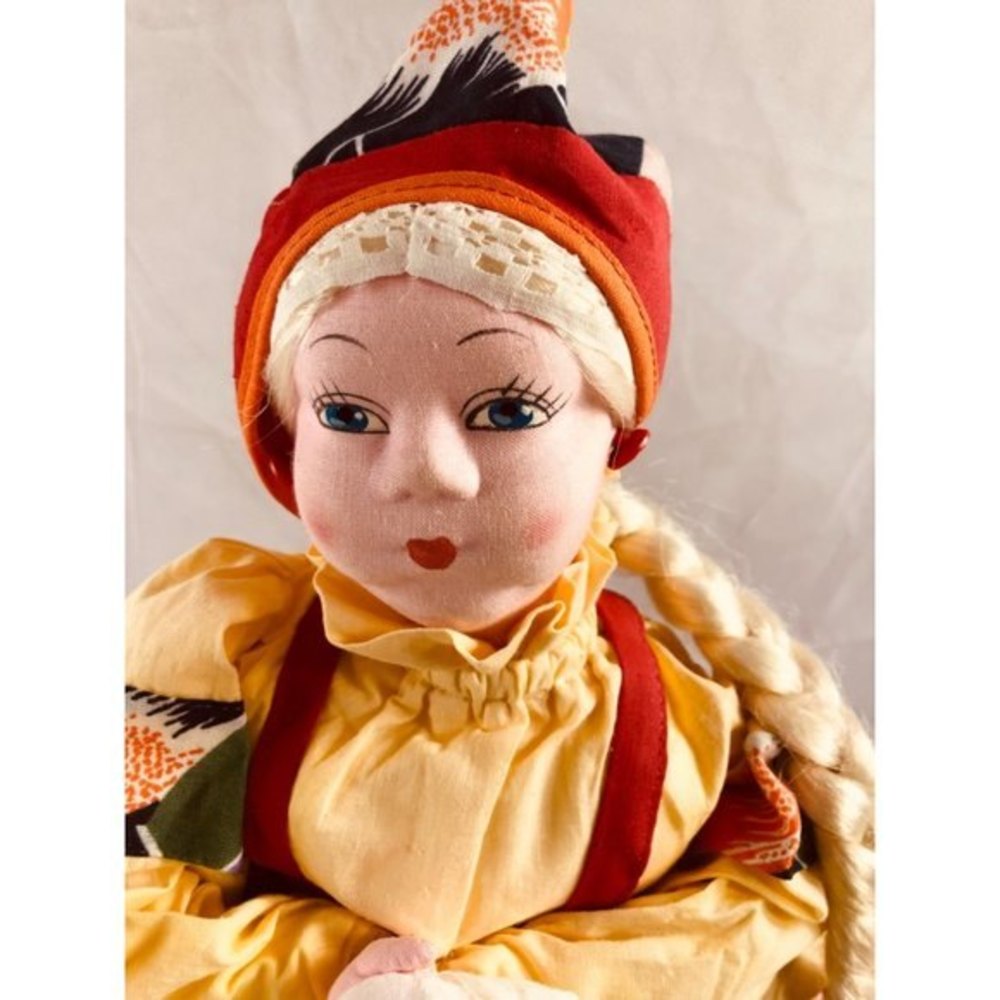 VINTAGE COLLECTIBLE RUSSIAN  DOLL TALL TEA POT COVER